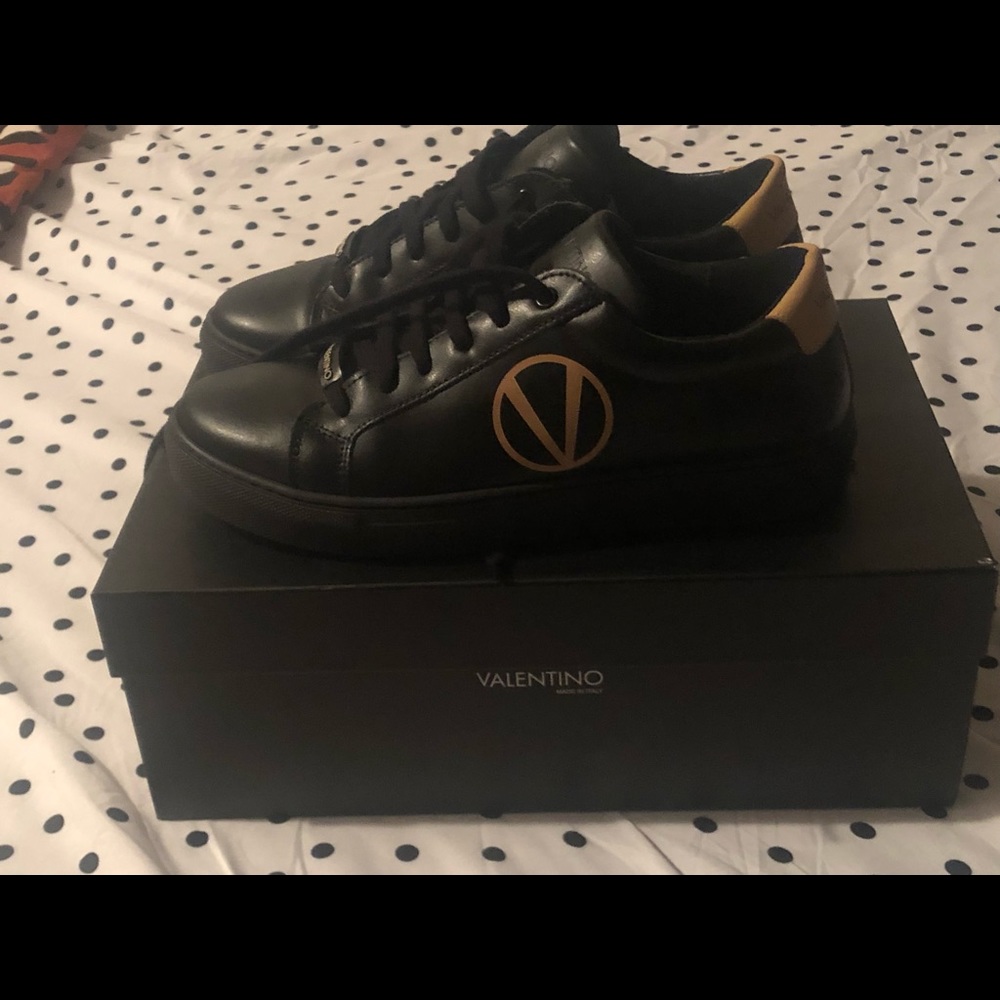 Valentino Petra Sneakers - Picture 3 of 8